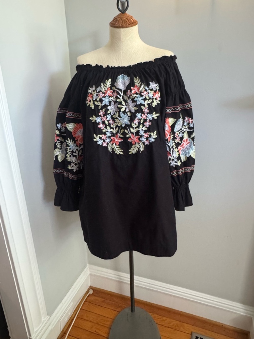 Free People Black Off-Shoulder Embroidered Floral Long-Sleeve Dress
